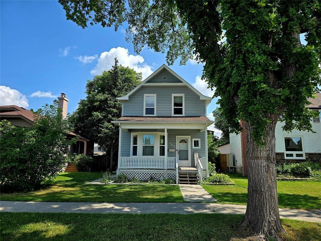 Property Photo: 167 Cavell Drive MB R3J 1P2