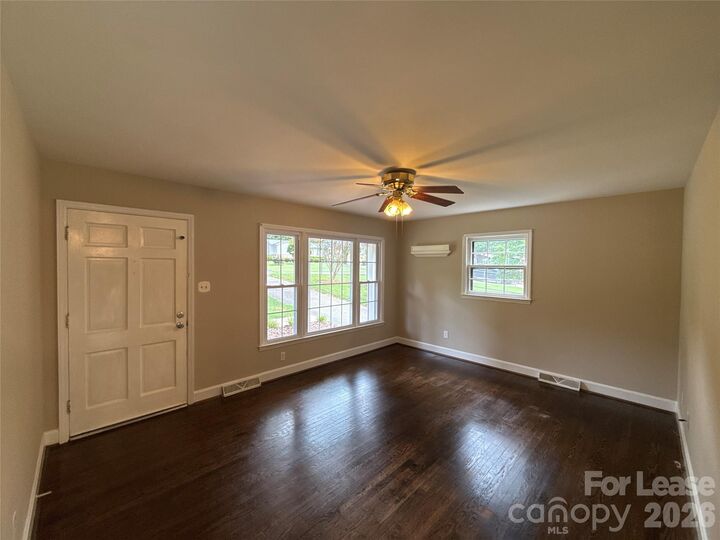 Property Photo:  1427 Churchill Drive  NC 28054 
