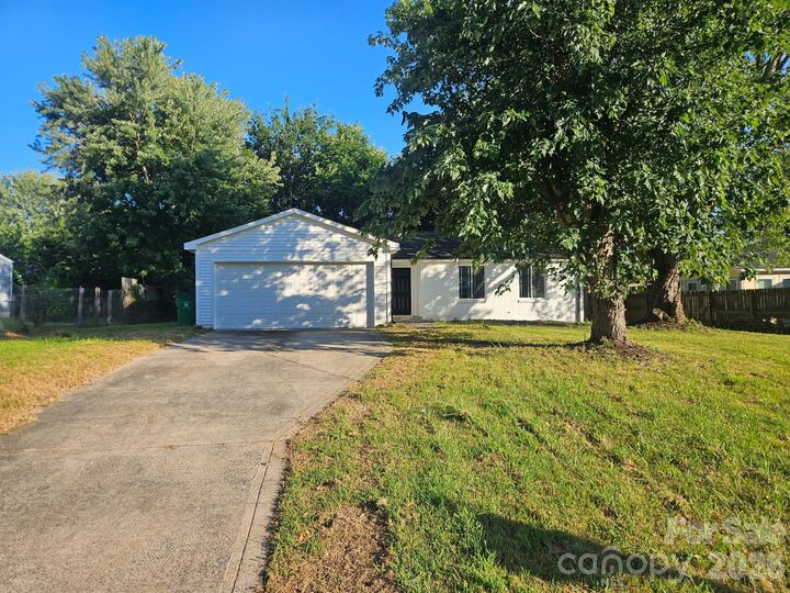 Property Photo:  2526 Nickelridge Court  NC 28273 