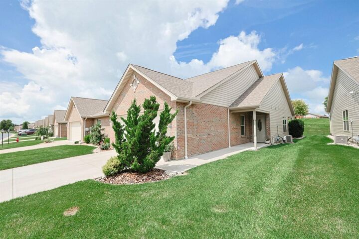 Property Photo:  727 Villa Court  OH 45067 