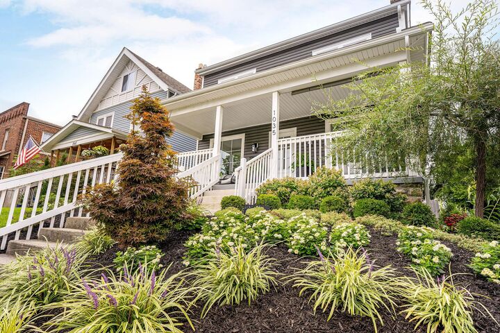 Property Photo:  1035 S Champion Avenue  OH 43206 