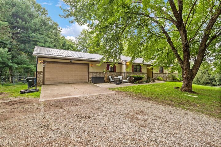 Property Photo: 6711 Tussic Street Road OH 43082
