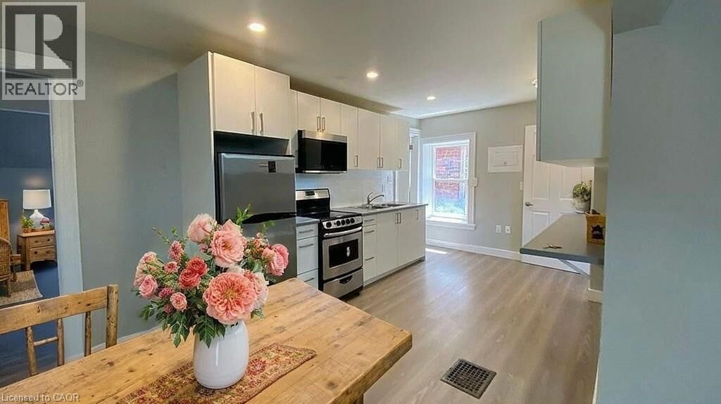 Property Photo:  72 Victoria Avenue South 103  ON L8N 2S7 