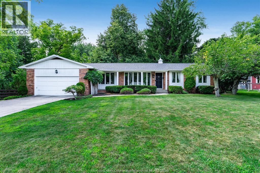 Property Photo:  60 Prince Albert Street North  ON N9Y 1J7 