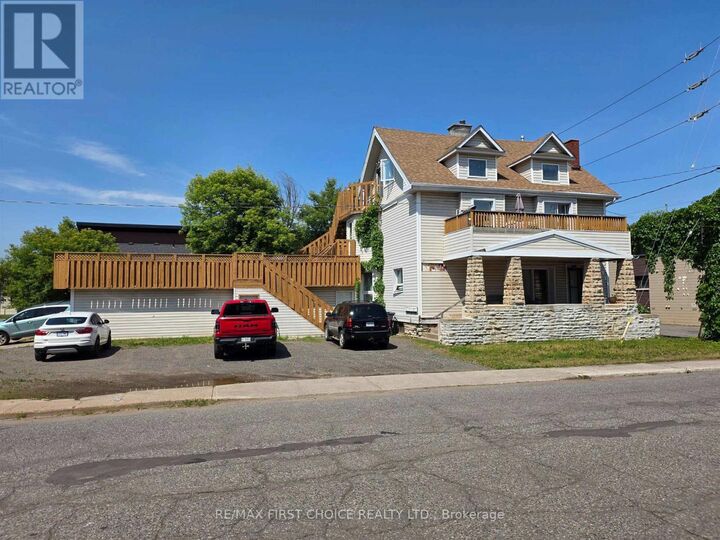 Property Photo:  711 Ridgeway Street East  ON P7E 5H3 