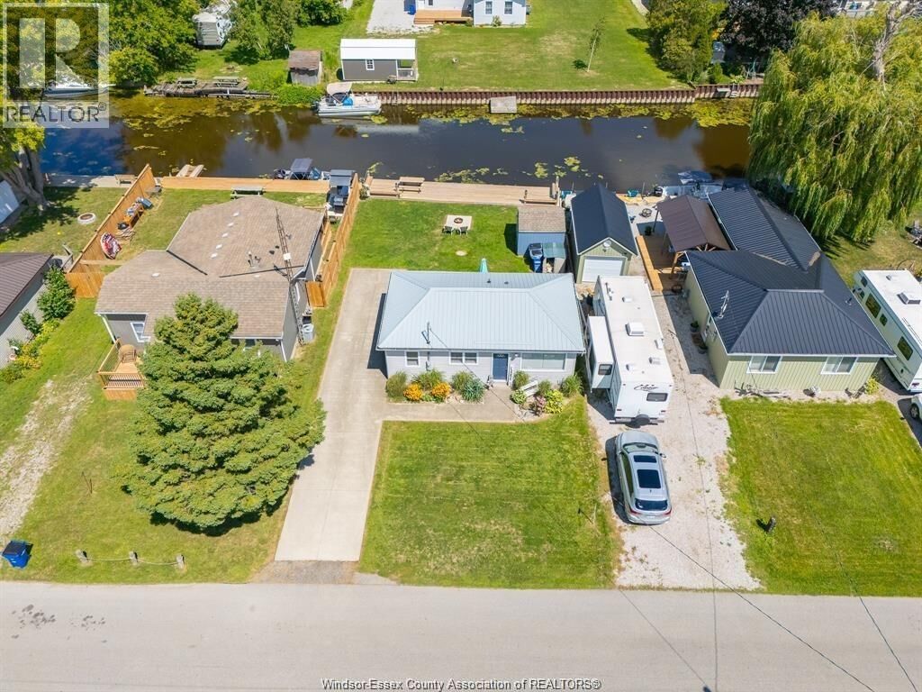 Property Photo:  89 Brock Street  ON N0P 1A0 