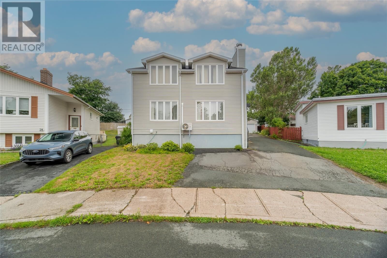 Property Photo:  26 Lloyd Crescent  NL A1E 2H8 