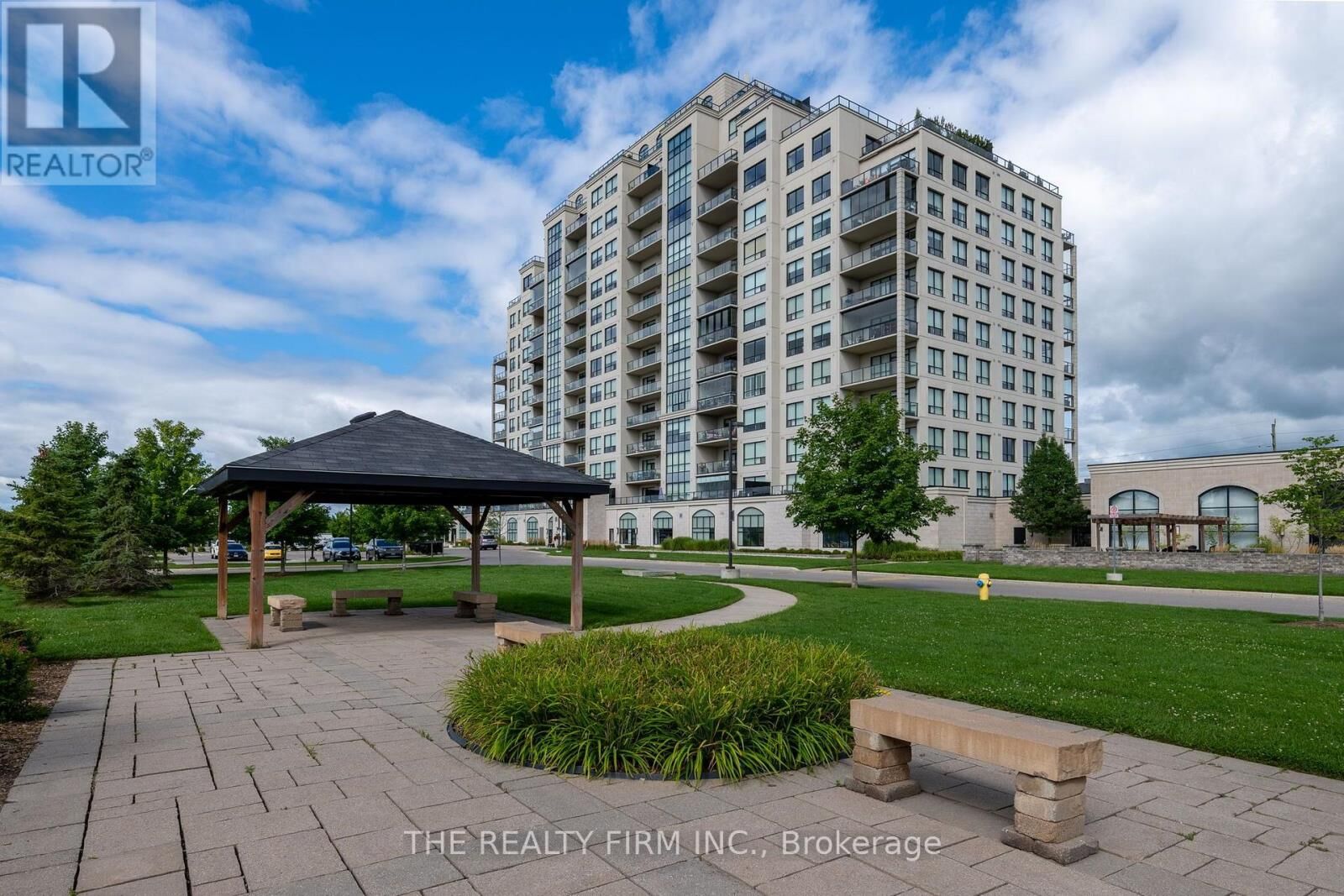 Property Photo: 260 Villagewalk Boulevard 701 ON N6G 0W6