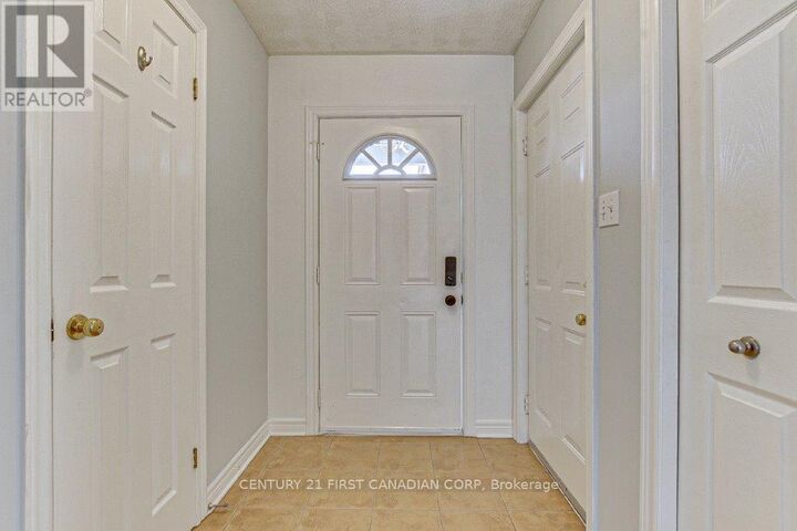 Property Photo:  706 Hedgerow Place  ON N5X 4L6 