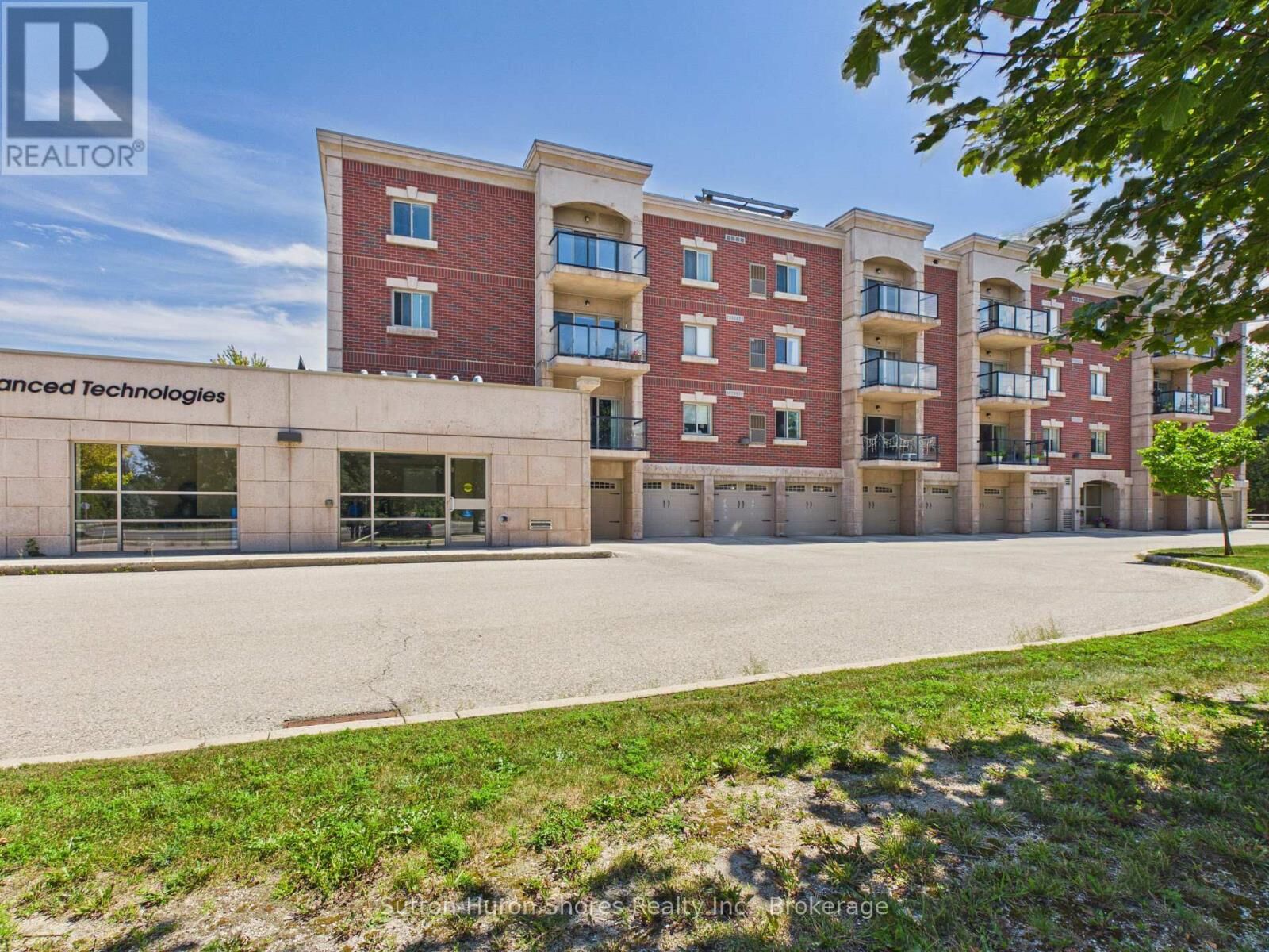 Property Photo:  221 Adelaide Street 402  ON N0H 2L0 