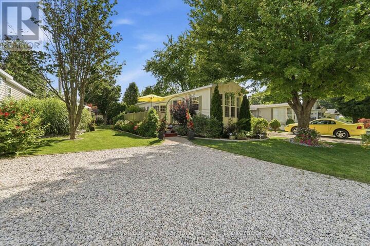 Property Photo:  9 Club Terrace  ON N0M 1G0 