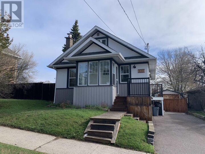 Property Photo:  420 Van Norman St  ON P7A 4C7 