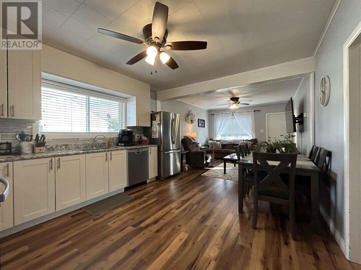 Property Photo:  628 Second St E  ON P9A 1N5 