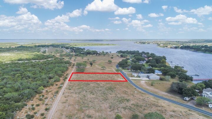 Property Photo:  16 Lakeshore Drive  TX 78383 