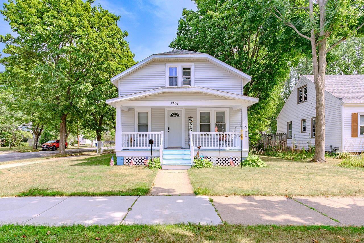 Property Photo:  1701 Roosevelt Street  WI 54403 