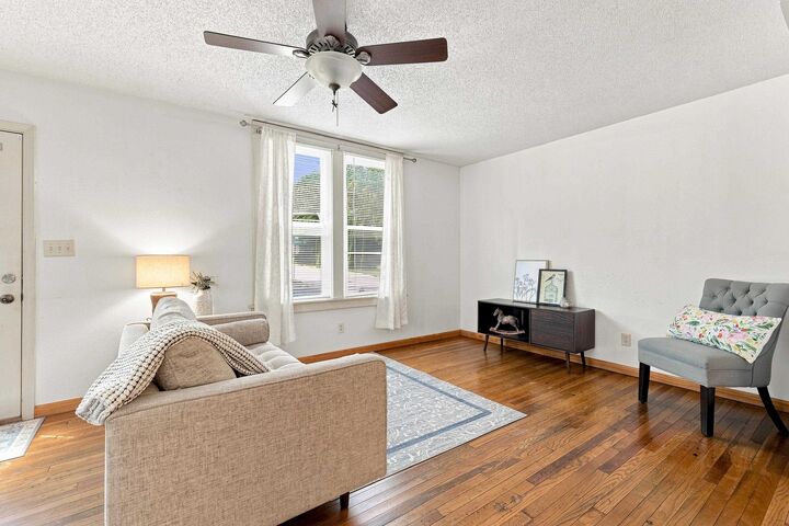 Property Photo: 499 Kaufmann Avenue IA 52001