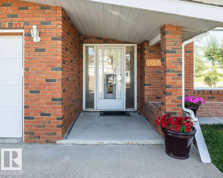 Property Photo:  10729 108A Avenue  AB T7P 1C5 
