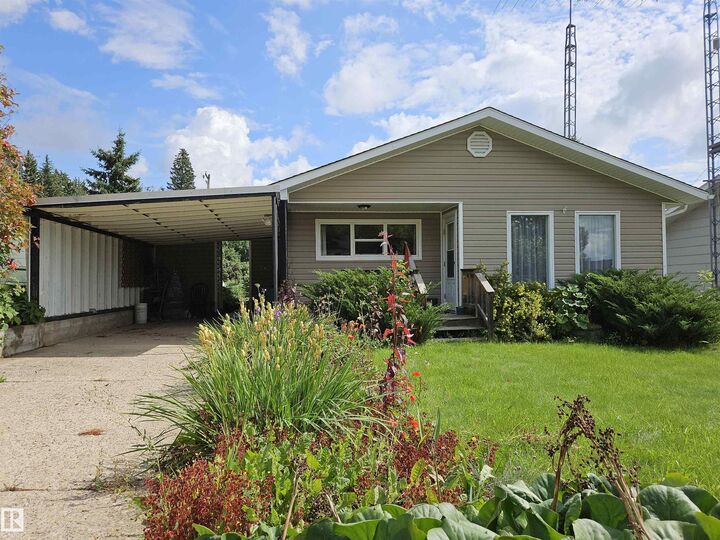 Property Photo:  5011 48 Street  AB T0B 3K0 