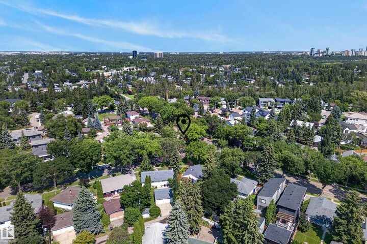 Property Photo:  14604 93 Avenue NW  AB T5R 5G6 