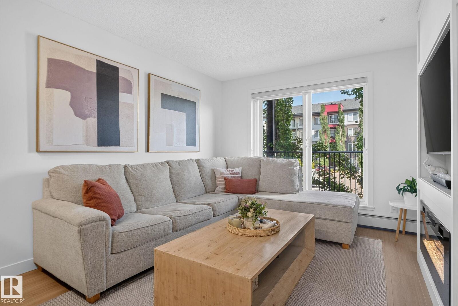 Property Photo:  5521 7 Avenue SW 203  AB T6X 2A8 