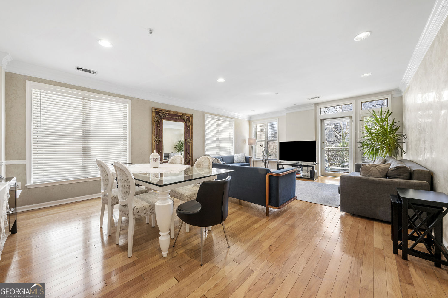 Property Photo:  3334 Peachtree Road NE 112  GA 30326 