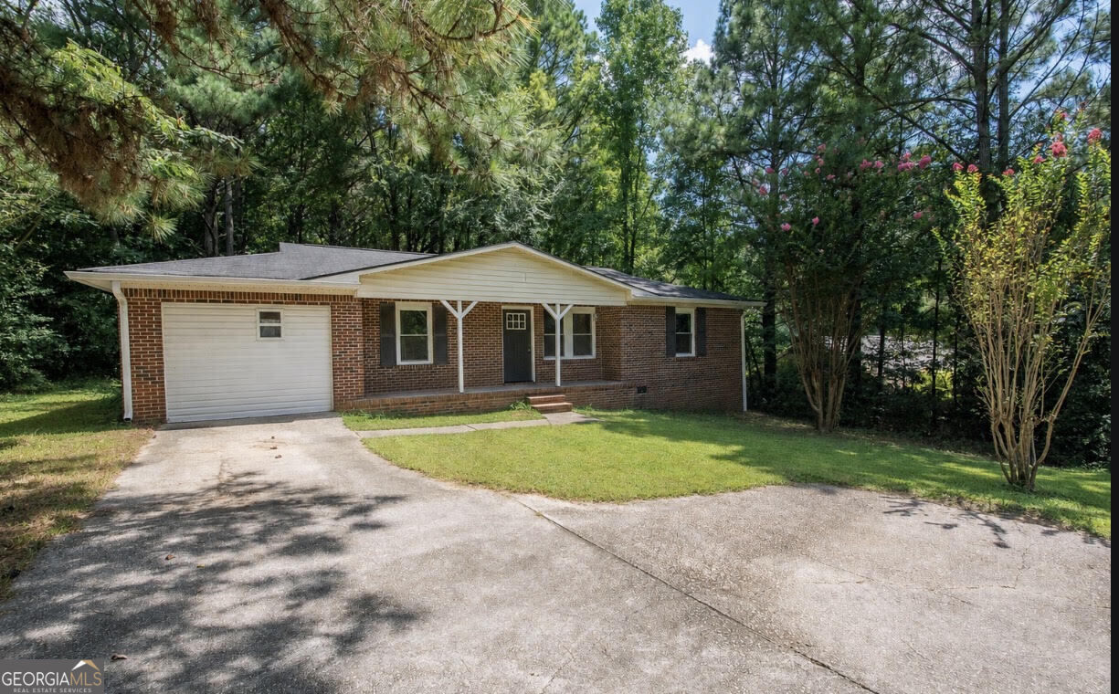 Property Photo: 1104 Alverson Road GA 30241