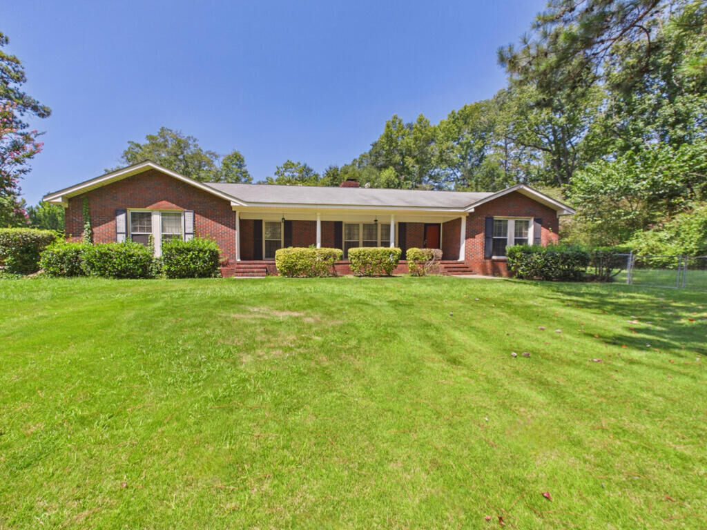 Property Photo: 33 Byrd Avenue AL 36877