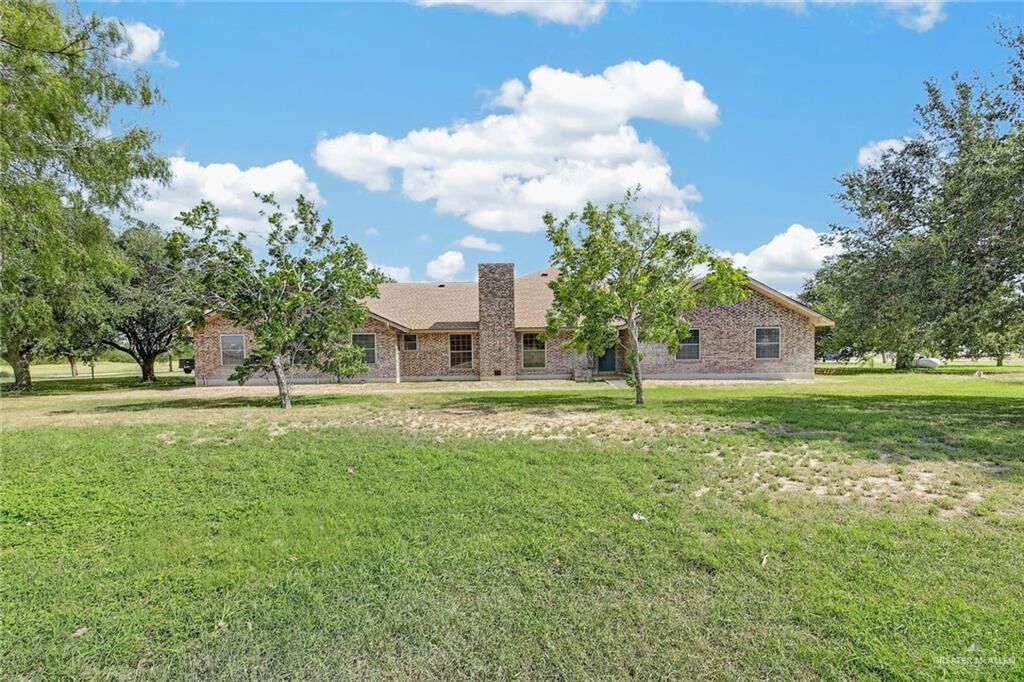 Property Photo: 321 W Expressway 83 TX 78576