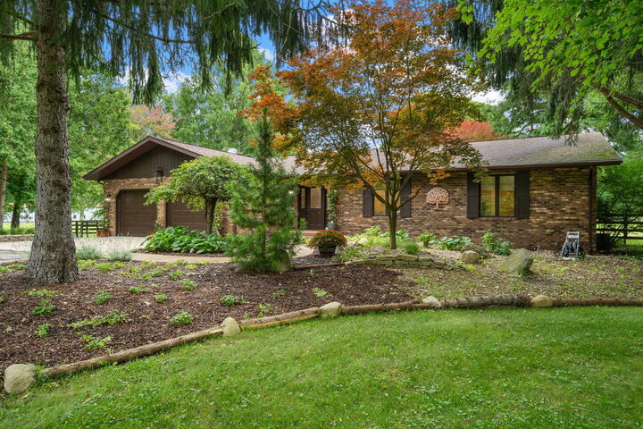 Property Photo: 8605 N 600 IN 46360