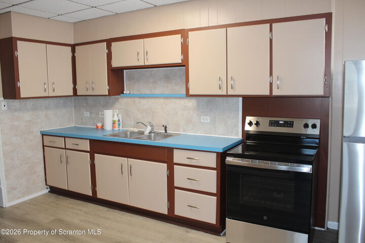 Property Photo:  61 Fallbrook Street 4  PA 18407 