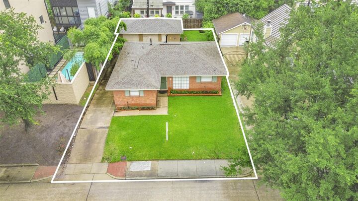 Property Photo:  6130 Kirby Drive  TX 77005 