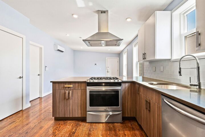 Property Photo:  102 Colgate St 302  NJ 07302 