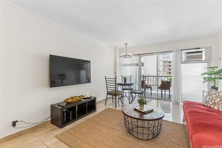 Property Photo: 2465 Kuhio Avenue 304 HI 96815