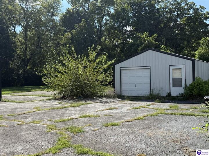 Property Photo:  308 E Poplar Street  KY 42701 