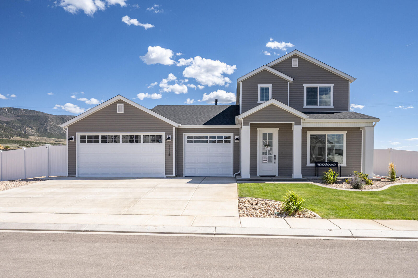 Property Photo: 1118 E 4240 N UT 84721