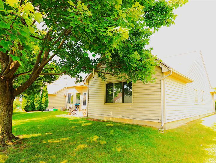 Property Photo: 2426 Cheverly Lane IN 46804-5255