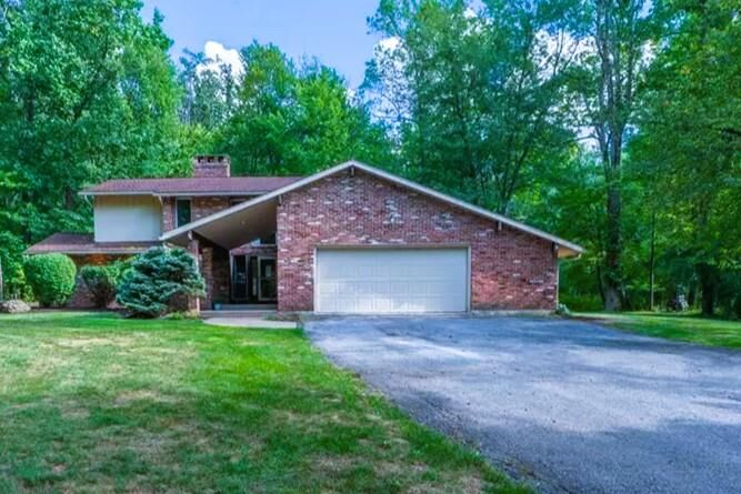 Property Photo:  610 Wood Street  PA 18049 