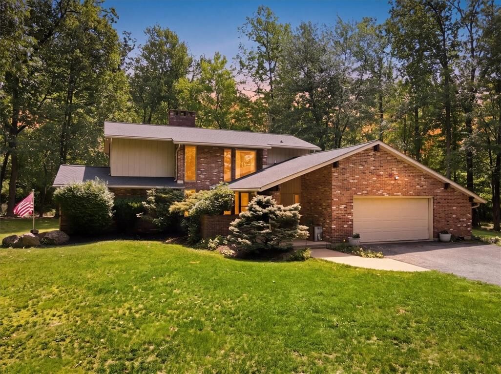 Property Photo:  610 Wood Street  PA 18049 