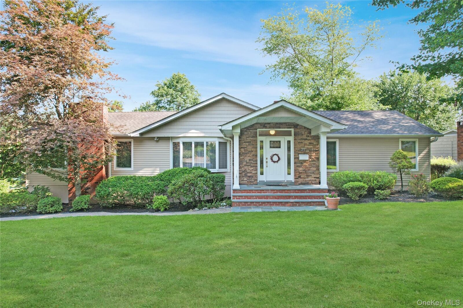 Property Photo:  27 Eldor Avenue  NY 10956 