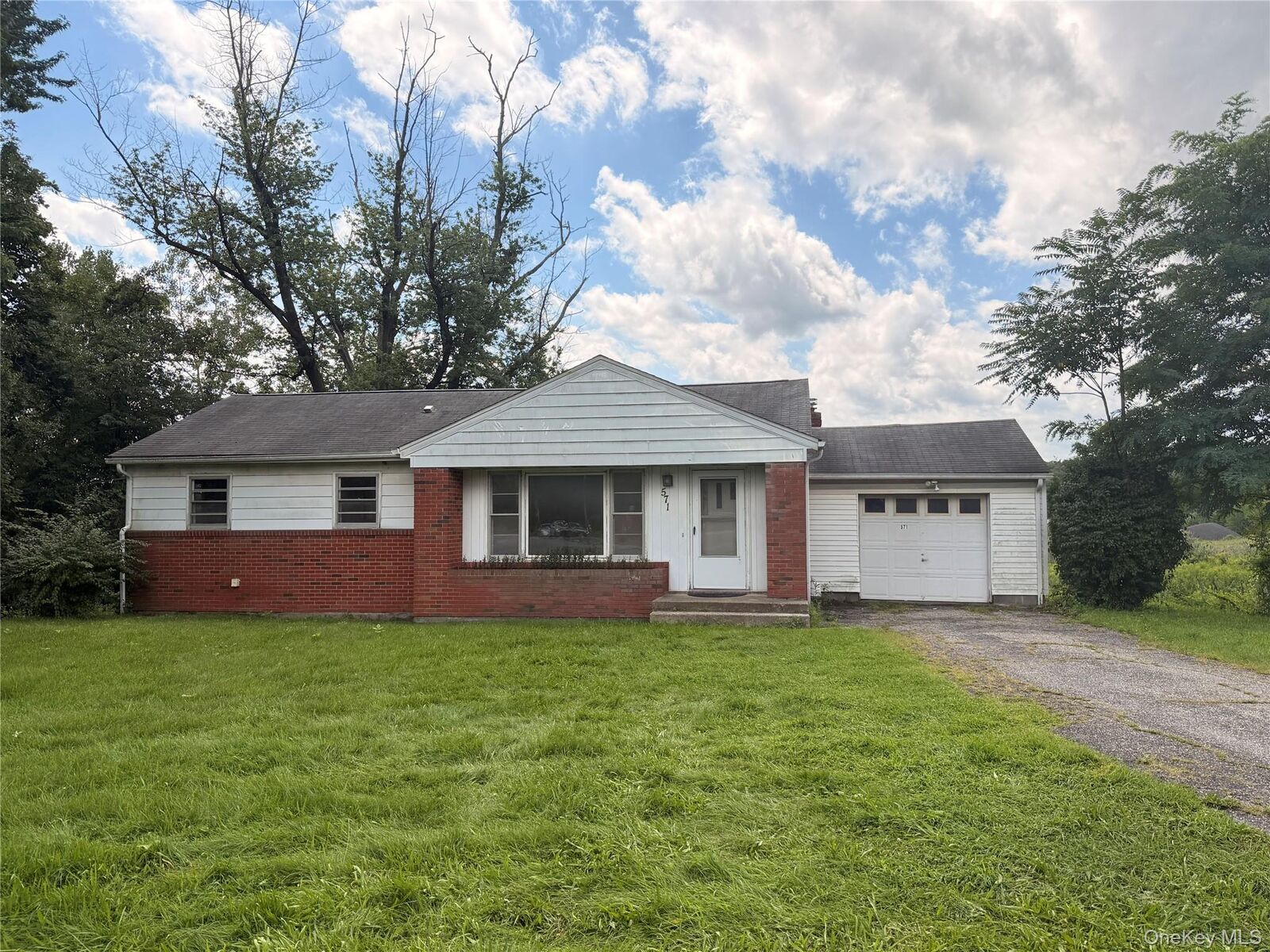 Property Photo:  571 Temple Hill Road  NY 12553 