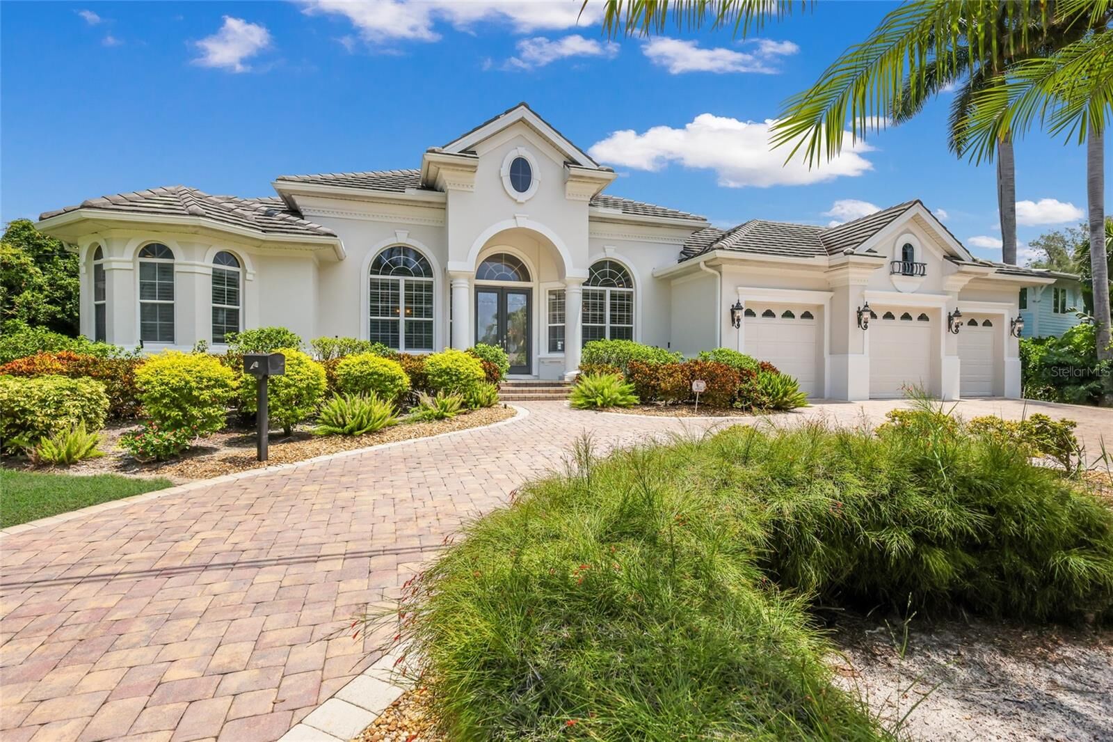 Property Photo: 5904 Riverview Boulevard FL 34209