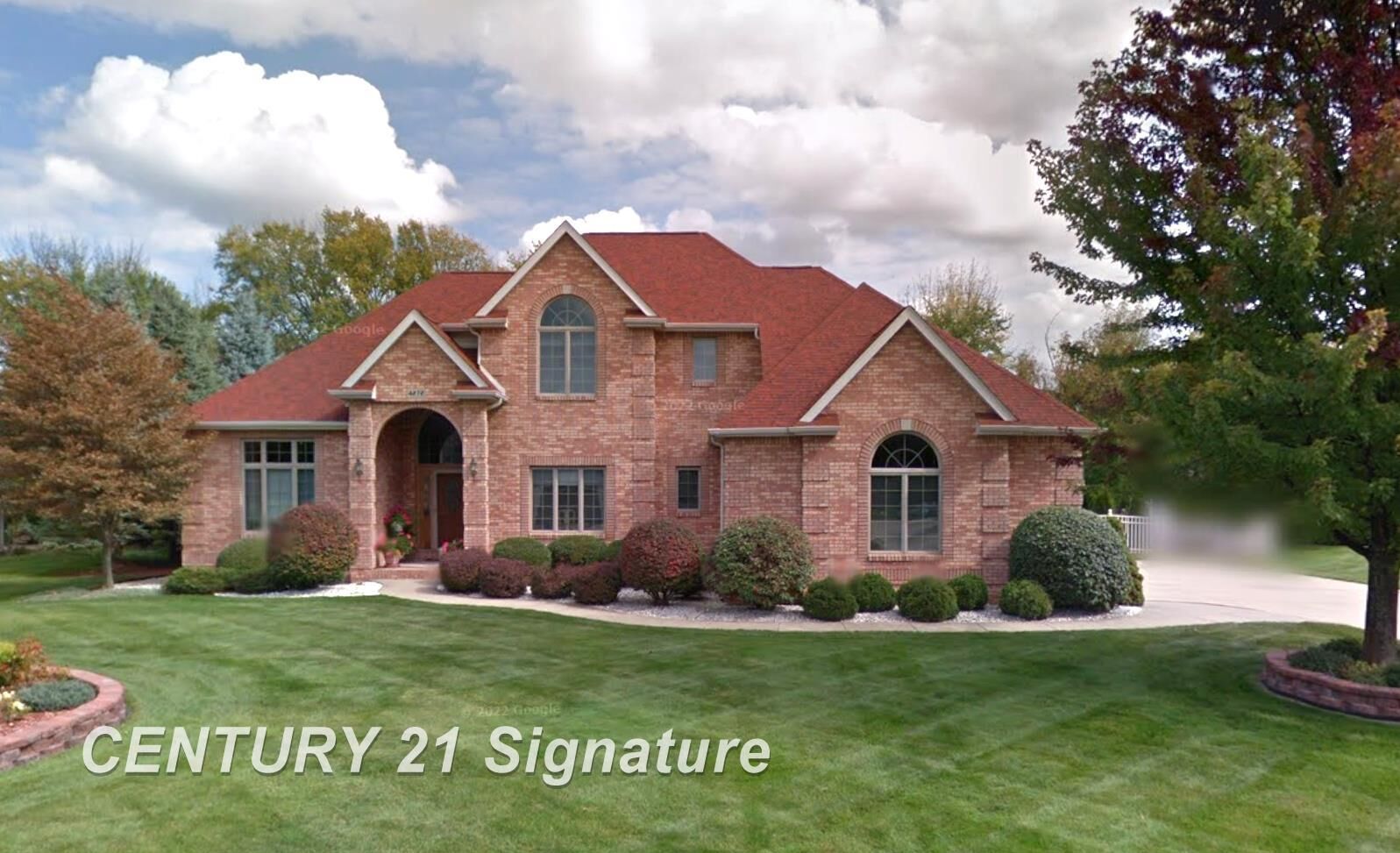 Property Photo:  4272 Summerwood Lane  MI 48603 