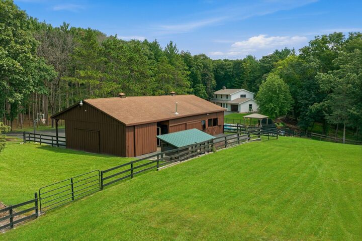 Property Photo: W342s4524 Moraine Hills Dr WI 53118