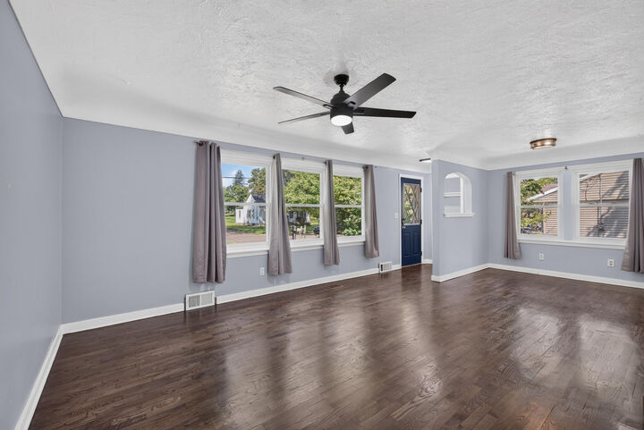 Property Photo:  505 Colfax Street  MI 49203 