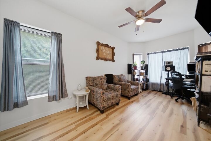 Property Photo: 348 E 41st Street 1 IL 60653