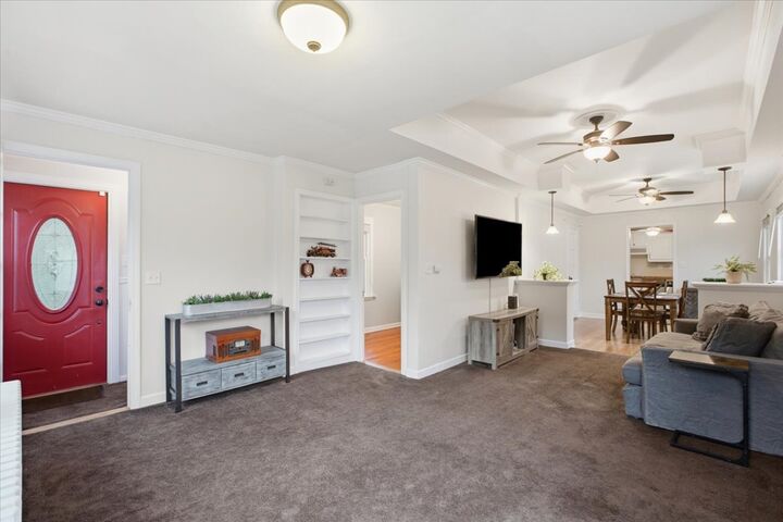 Property Photo:  141 N Cedar Street  IL 60067 