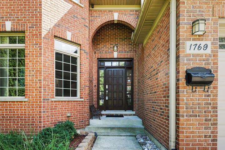Property Photo: 1769 Morse Avenue IL 60018