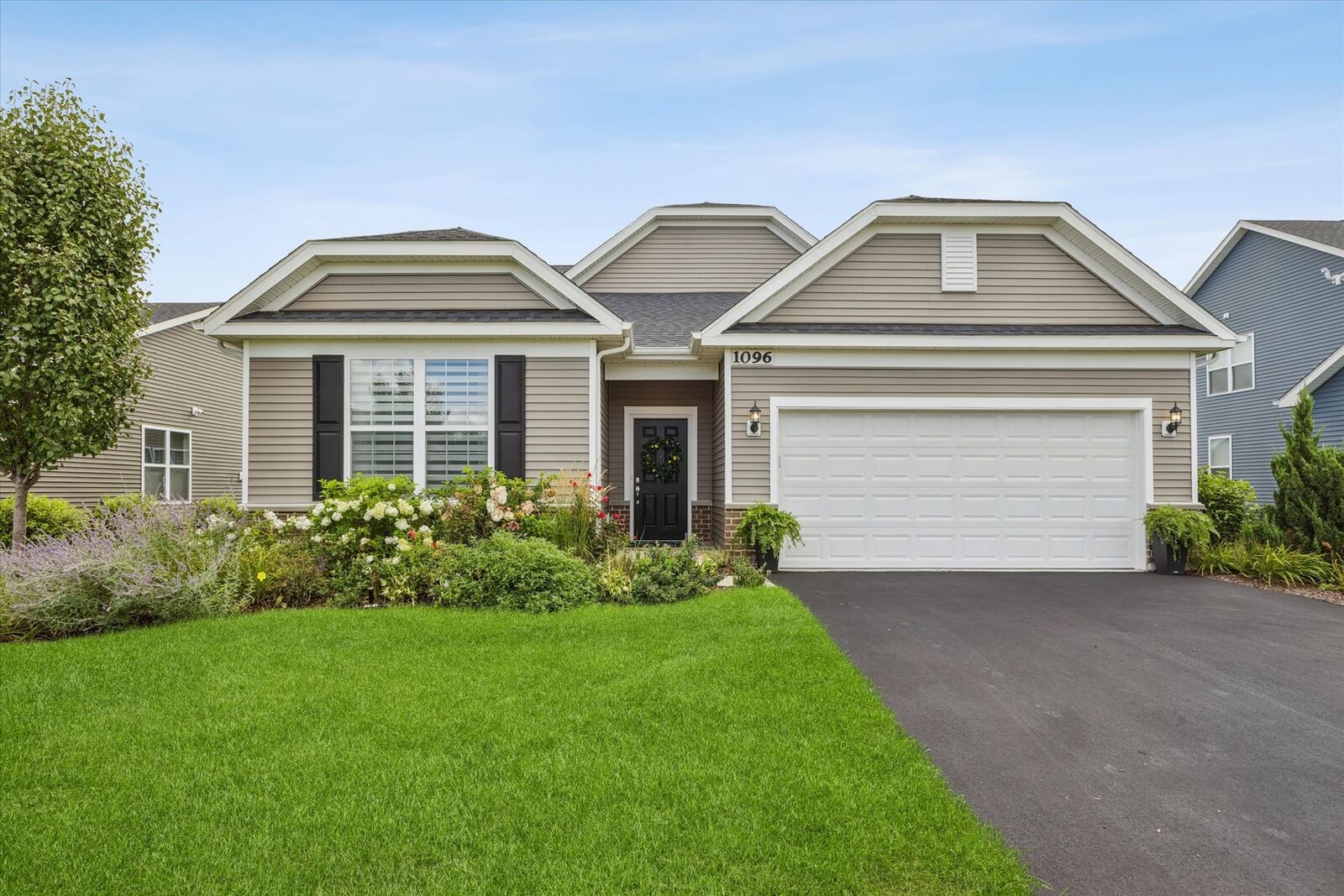 Property Photo: 1096 Patricia Drive IL 60490