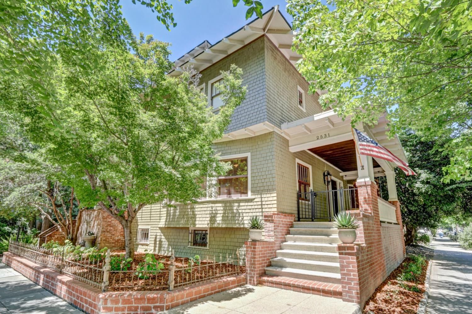 Property Photo:  2531 H Street  CA 95816 