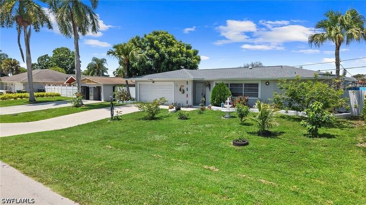 Property Photo: 4109 29th Place SW FL 34116